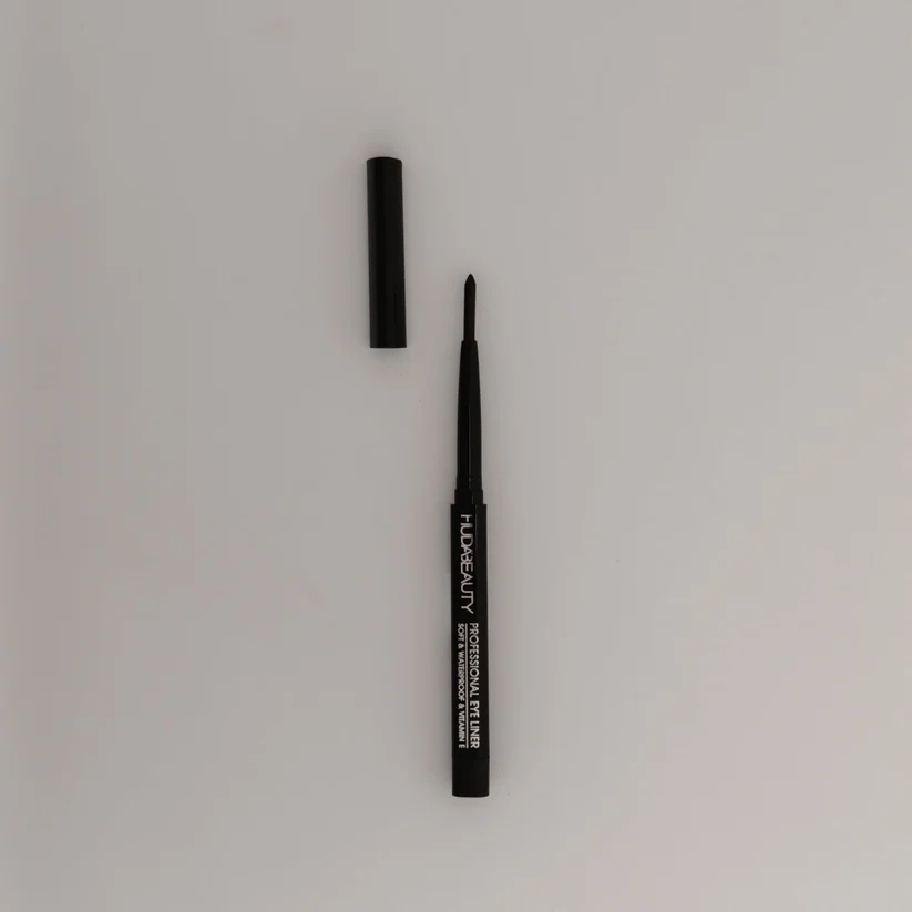 huda-beauty-professional-eye-liner-soft-waterproof-enriched-with-vitamin-e-7739313